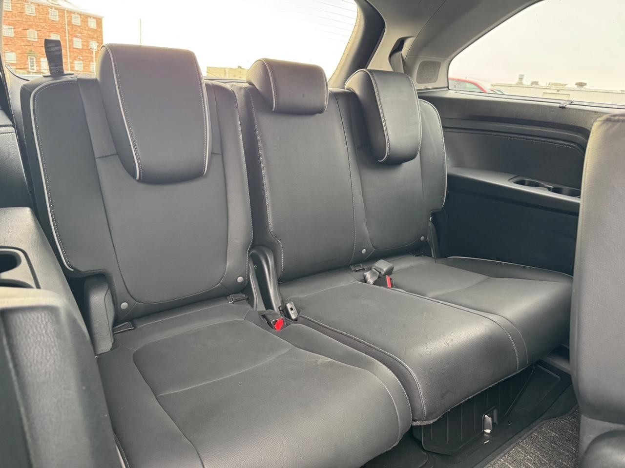 Honda Odyssey Vehicle Full-screen Gallery Image 11