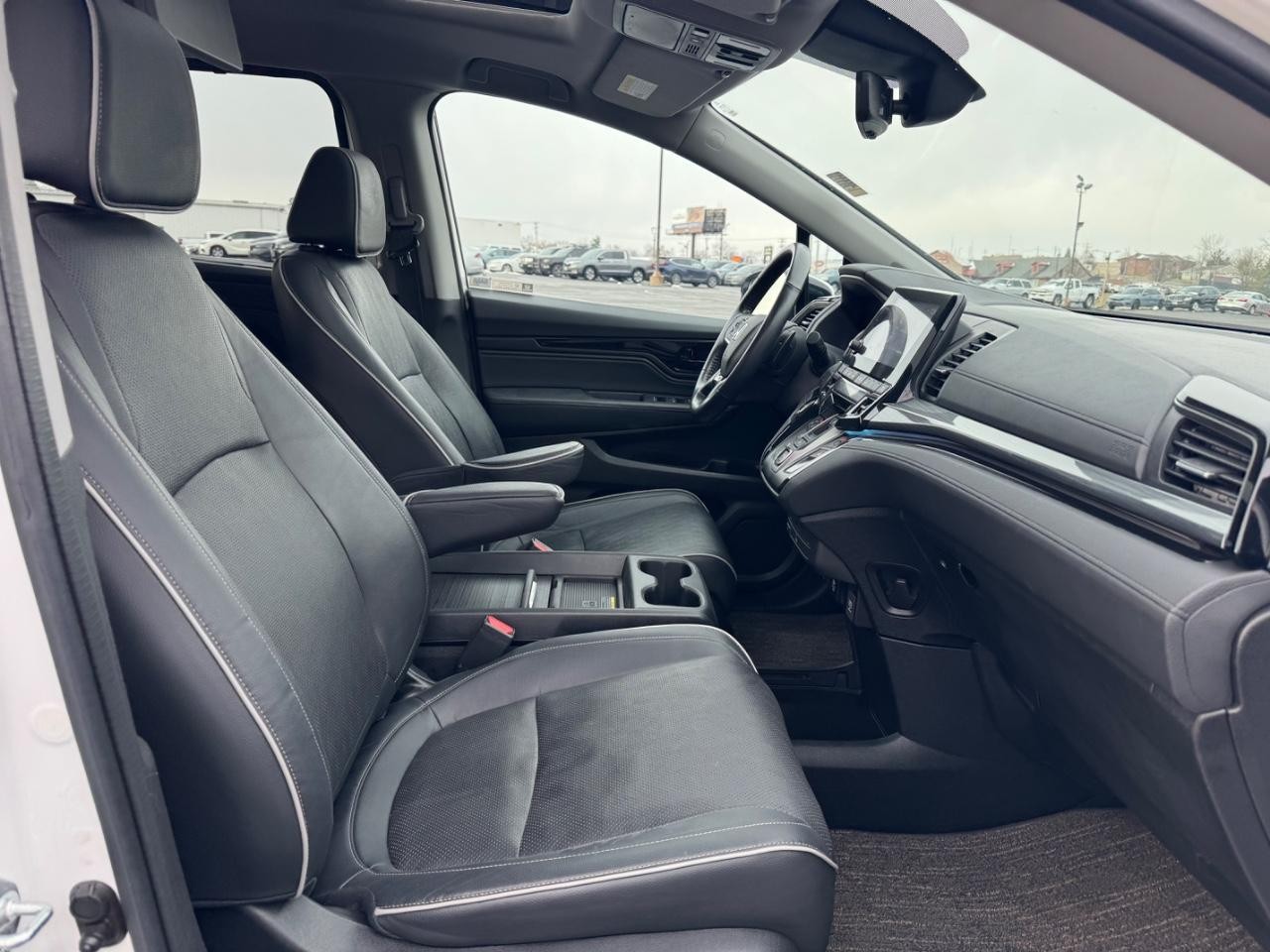 Honda Odyssey Vehicle Full-screen Gallery Image 17