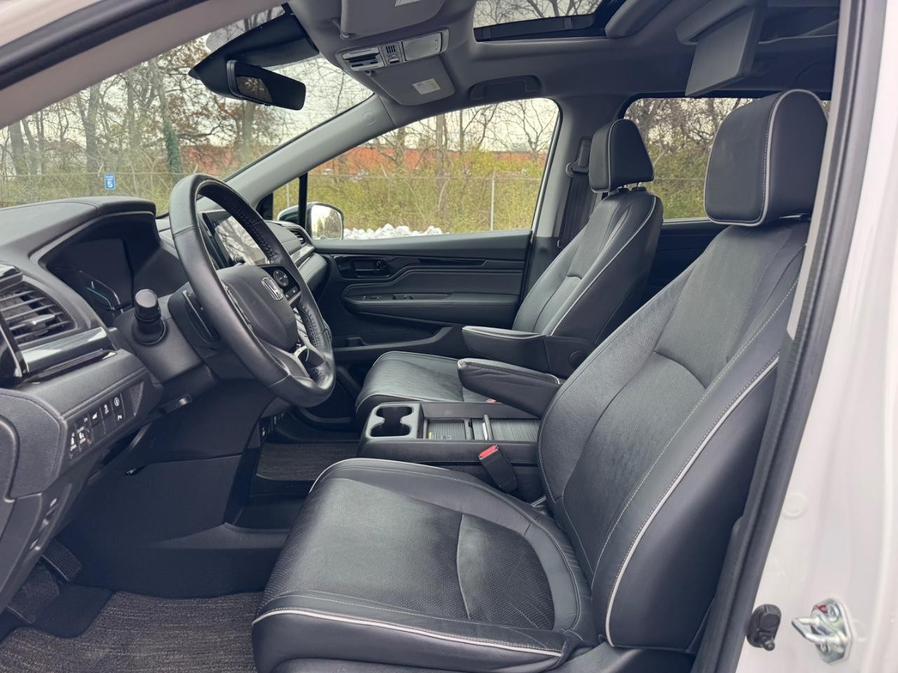 Honda Odyssey Vehicle Full-screen Gallery Image 18