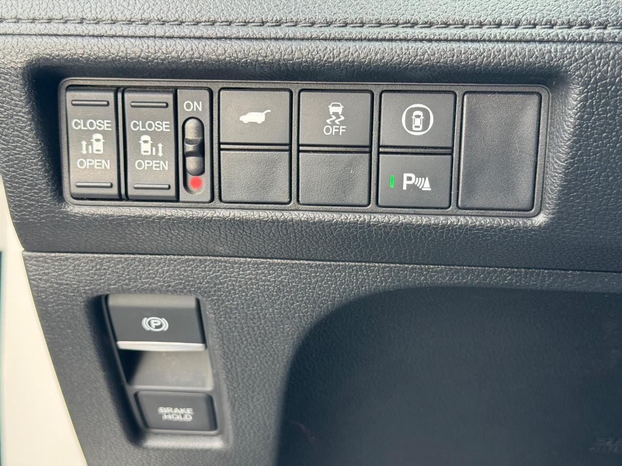 Honda Odyssey Vehicle Full-screen Gallery Image 23