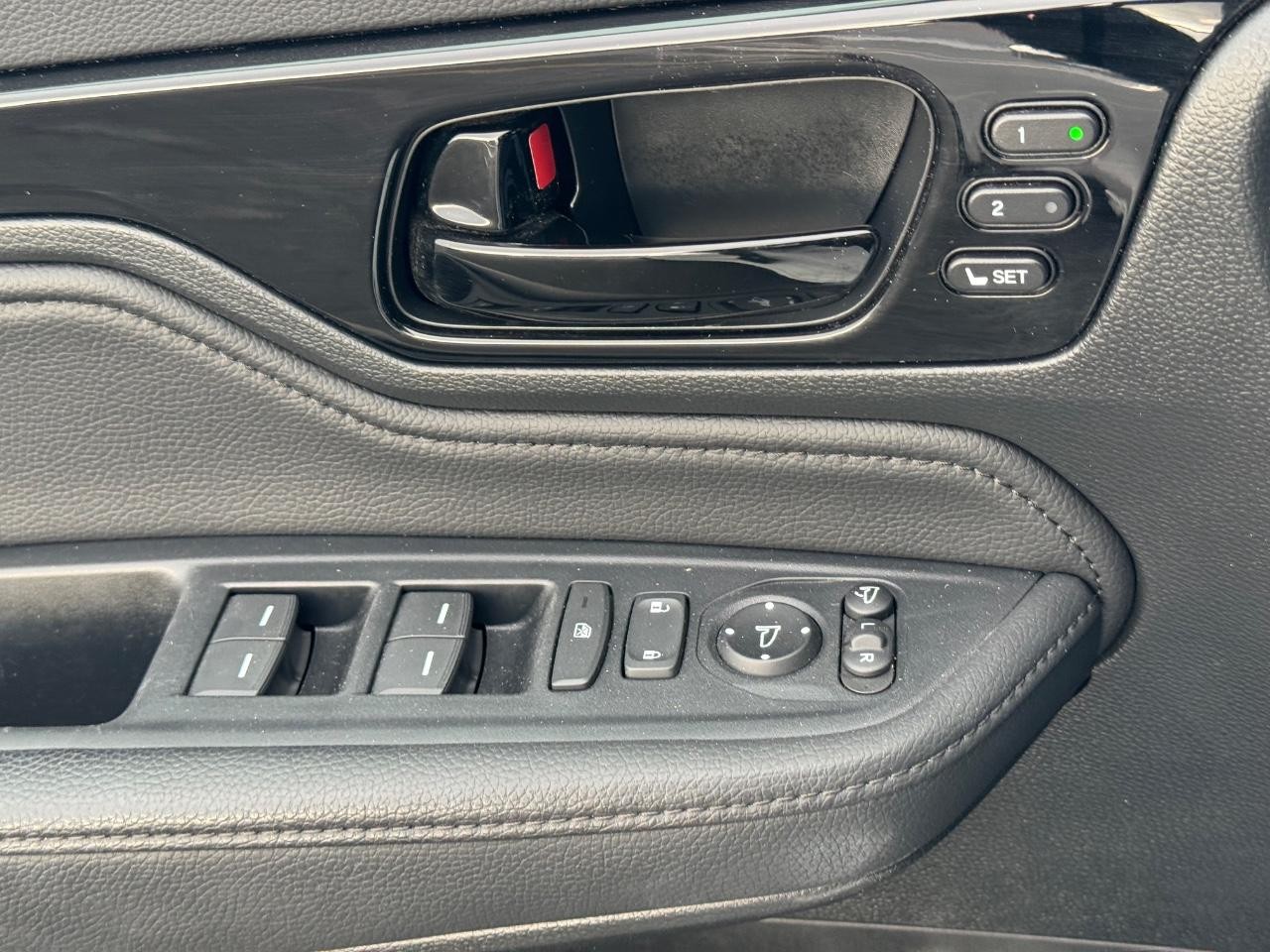 Honda Odyssey Vehicle Full-screen Gallery Image 26