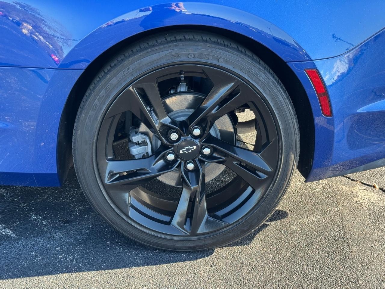 Chevrolet Camaro Vehicle Full-screen Gallery Image 07