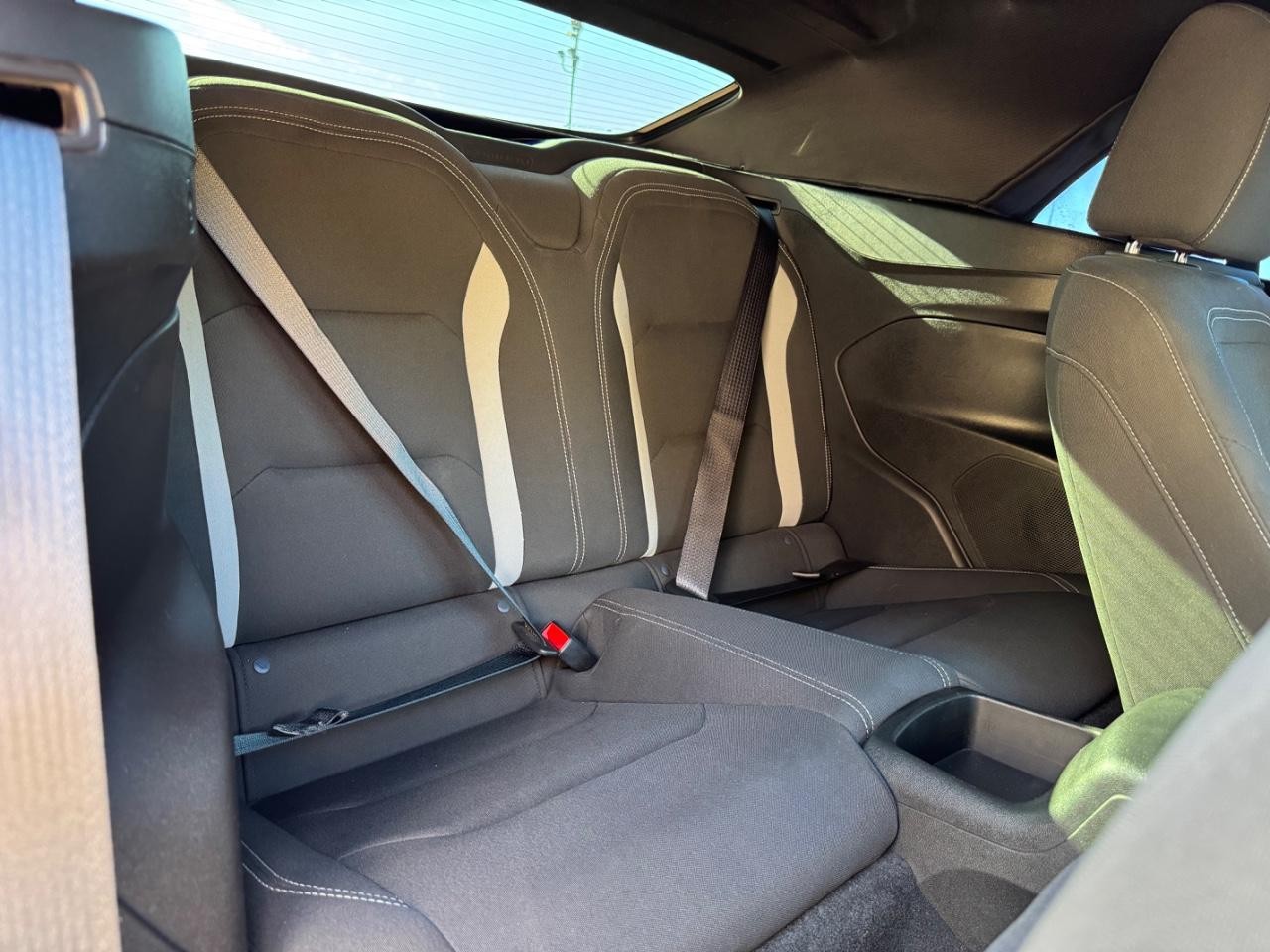 Chevrolet Camaro Vehicle Full-screen Gallery Image 10