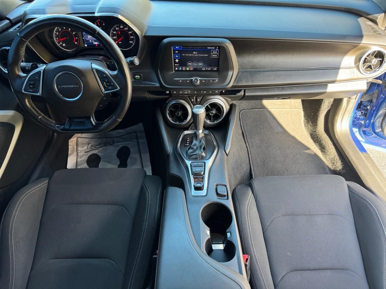 Chevrolet Camaro Vehicle Full-screen Gallery Image 11