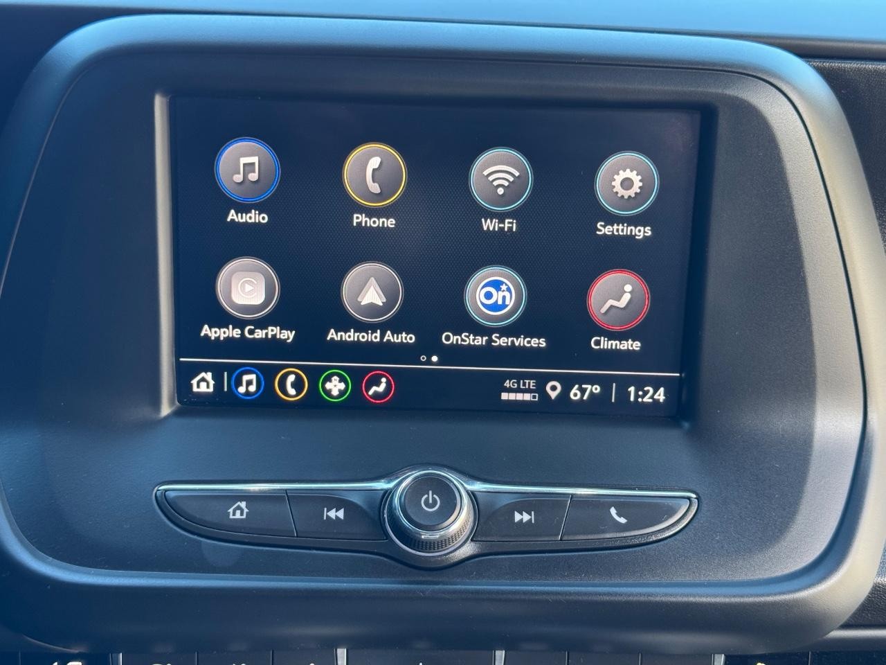 Chevrolet Camaro Vehicle Full-screen Gallery Image 13