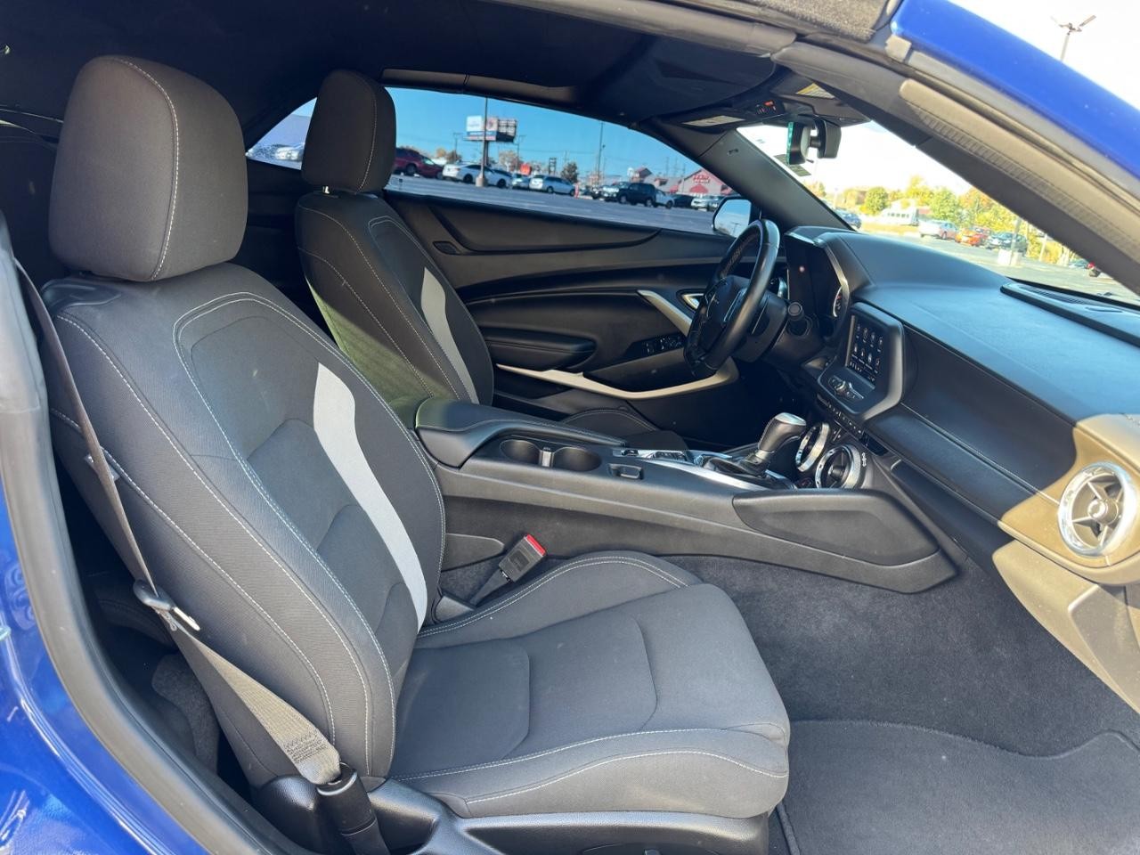 Chevrolet Camaro Vehicle Full-screen Gallery Image 15