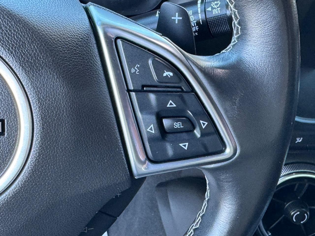 Chevrolet Camaro Vehicle Full-screen Gallery Image 20