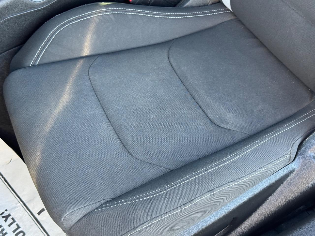 Chevrolet Camaro Vehicle Full-screen Gallery Image 23