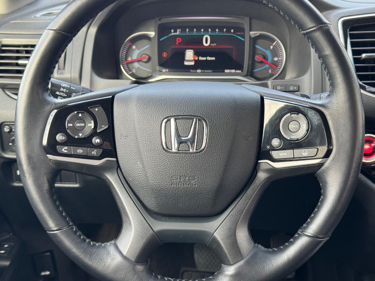 Honda Pilot Vehicle Full-screen Gallery Image 13