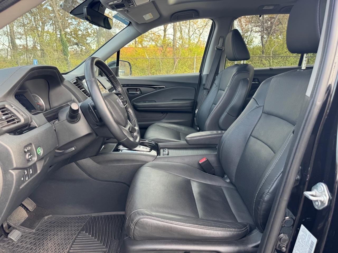 Honda Pilot Vehicle Full-screen Gallery Image 20