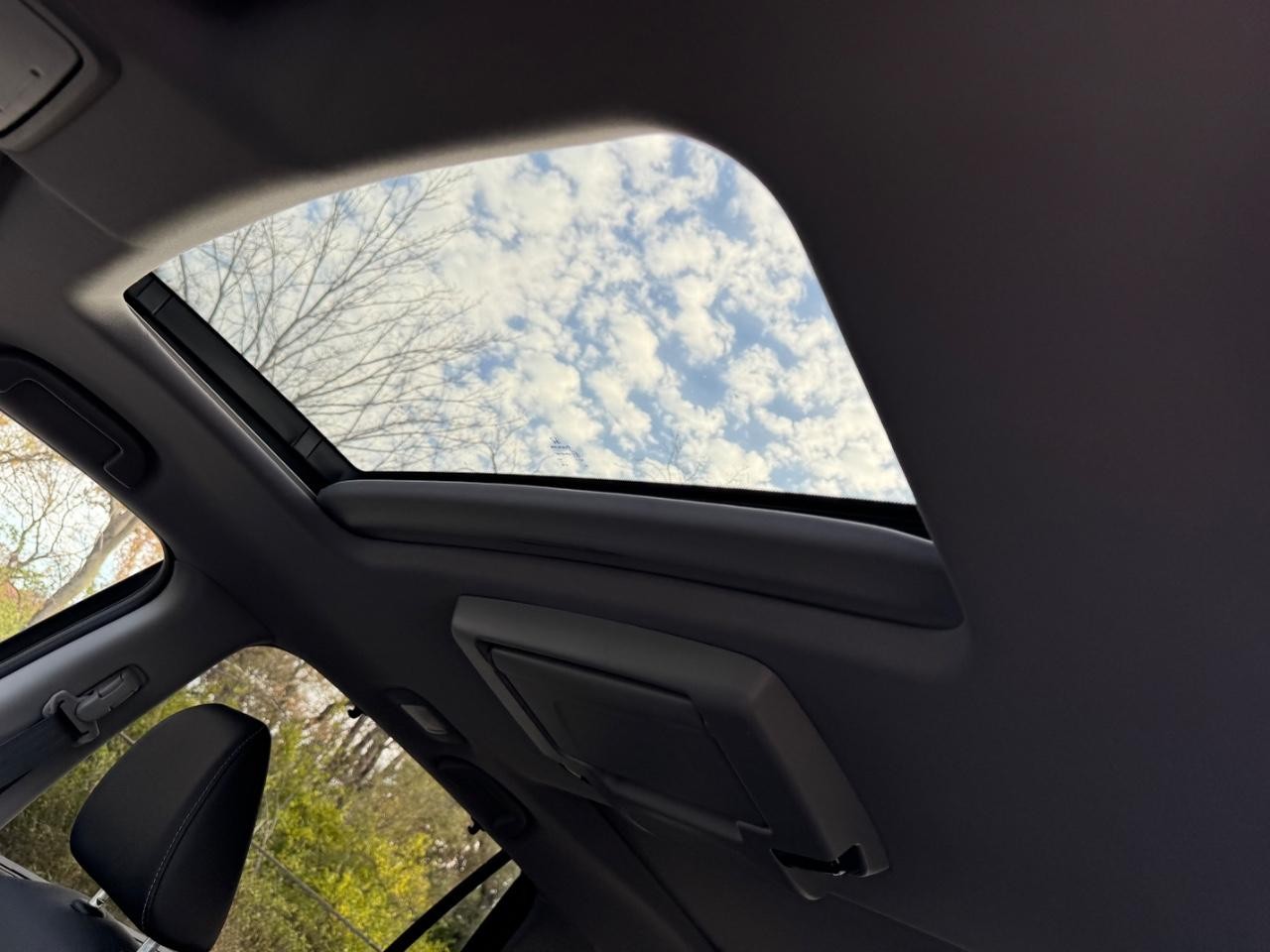 Honda Pilot Vehicle Full-screen Gallery Image 21