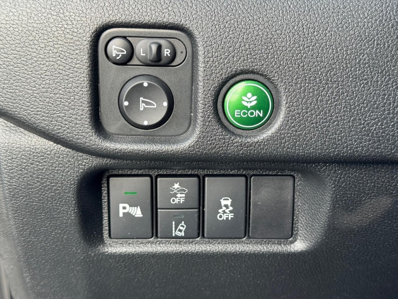 Honda Pilot Vehicle Full-screen Gallery Image 25