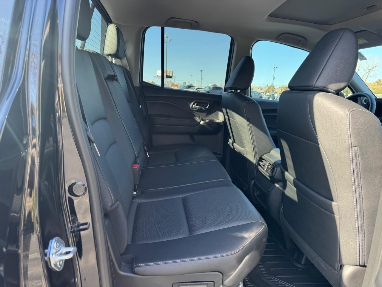 Honda Ridgeline Vehicle Full-screen Gallery Image 10