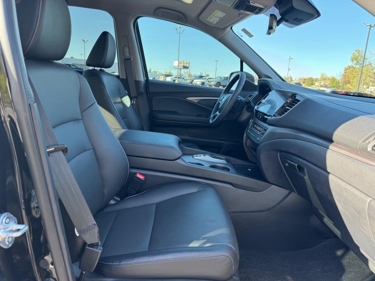 Honda Ridgeline Vehicle Full-screen Gallery Image 17