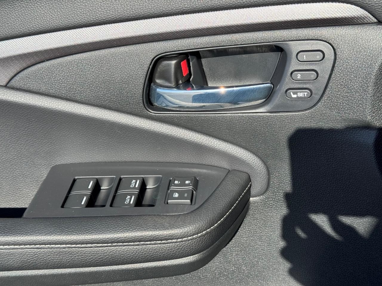 Honda Ridgeline Vehicle Full-screen Gallery Image 25