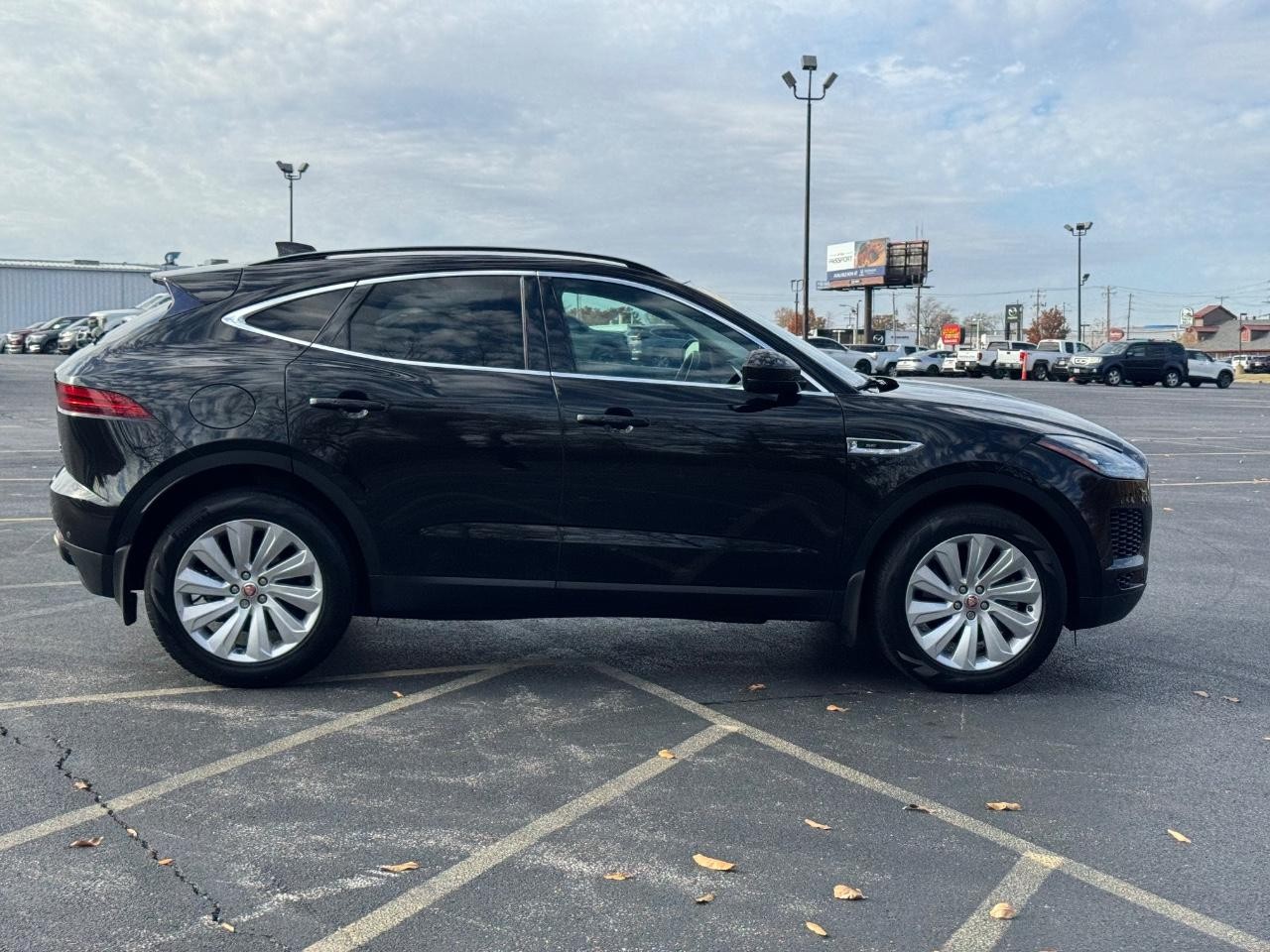 Jaguar E-Pace Vehicle Full-screen Gallery Image 02