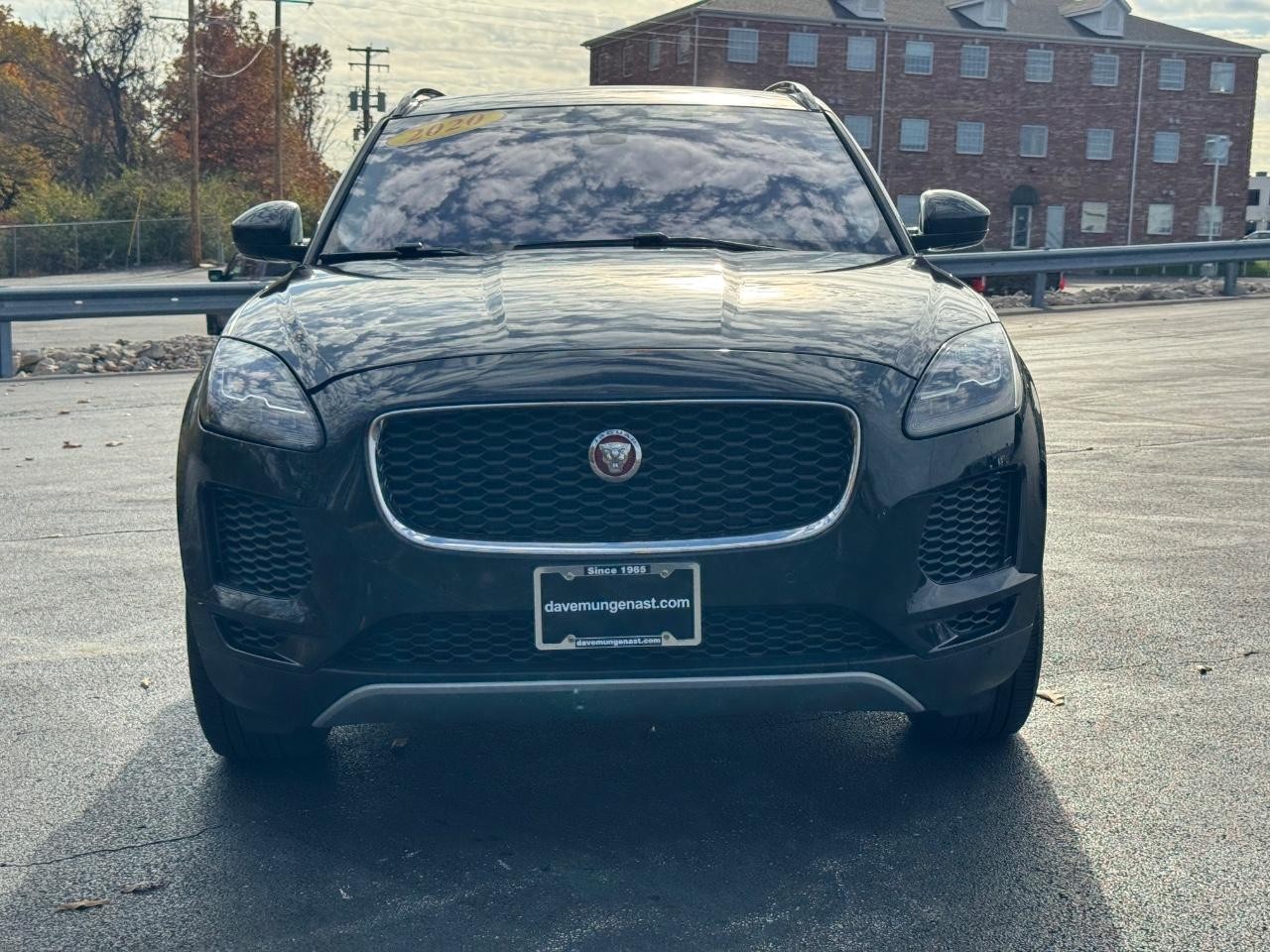 Jaguar E-Pace Vehicle Full-screen Gallery Image 09