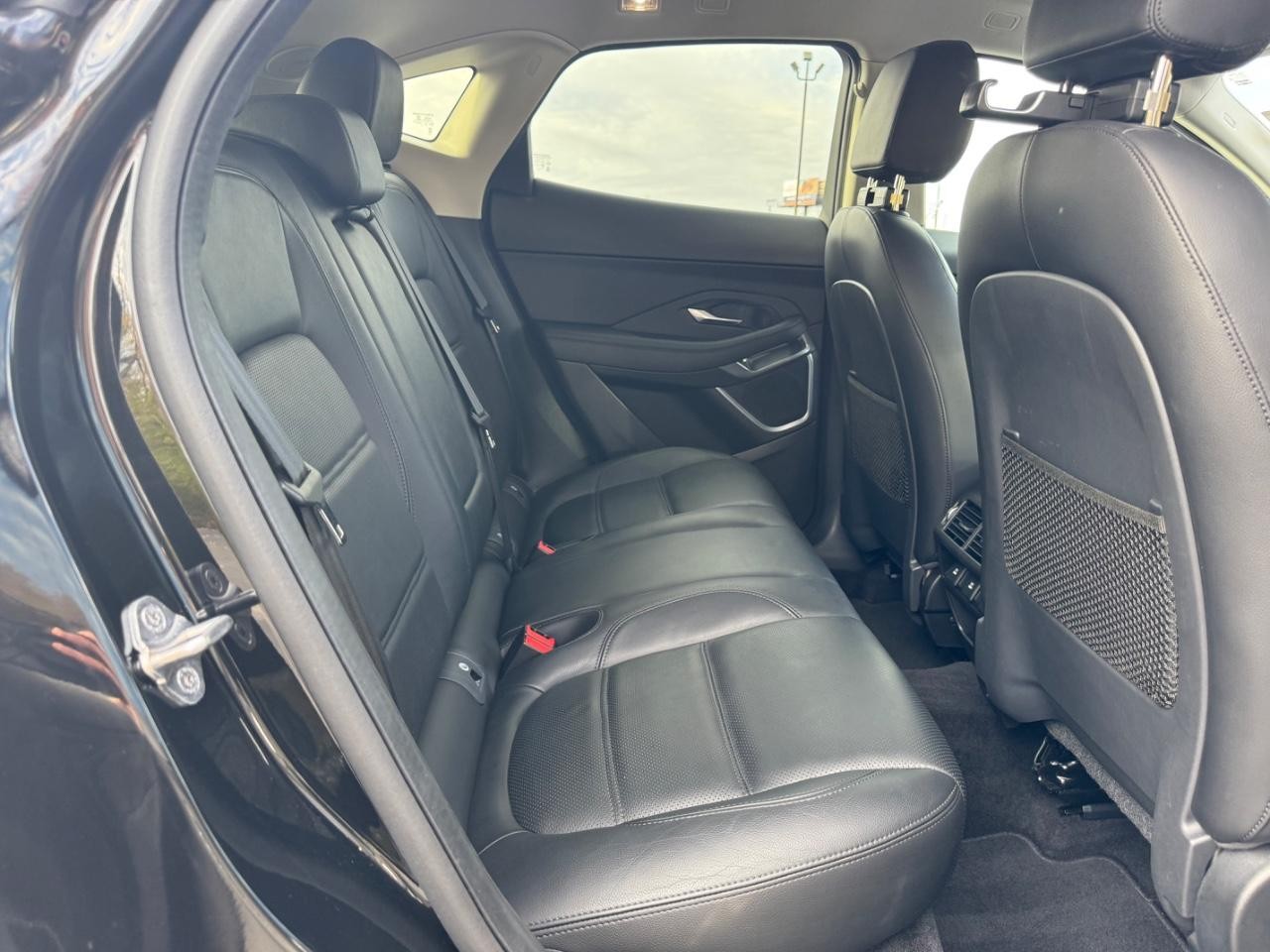 Jaguar E-Pace Vehicle Full-screen Gallery Image 10