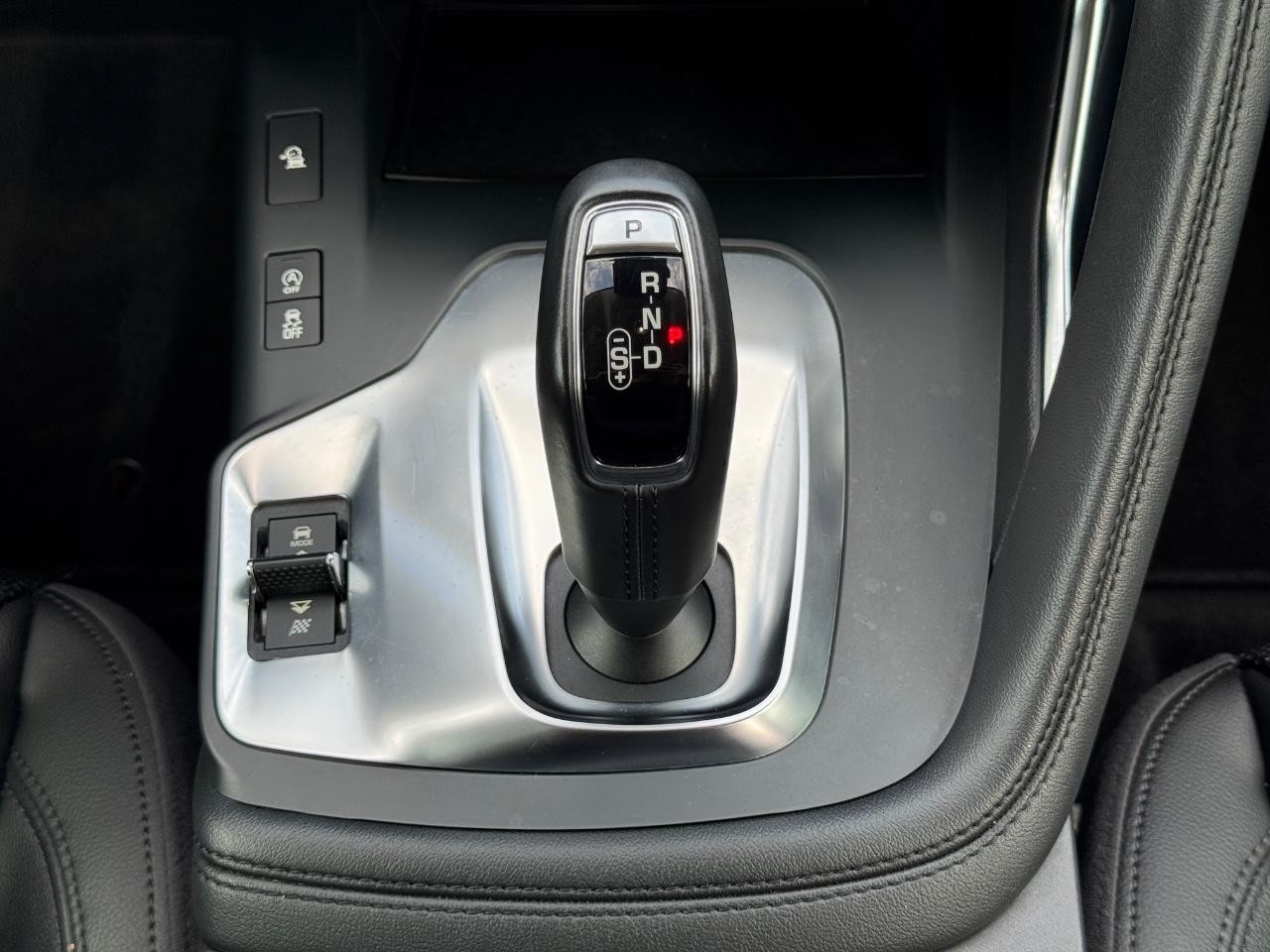 Jaguar E-Pace Vehicle Full-screen Gallery Image 15