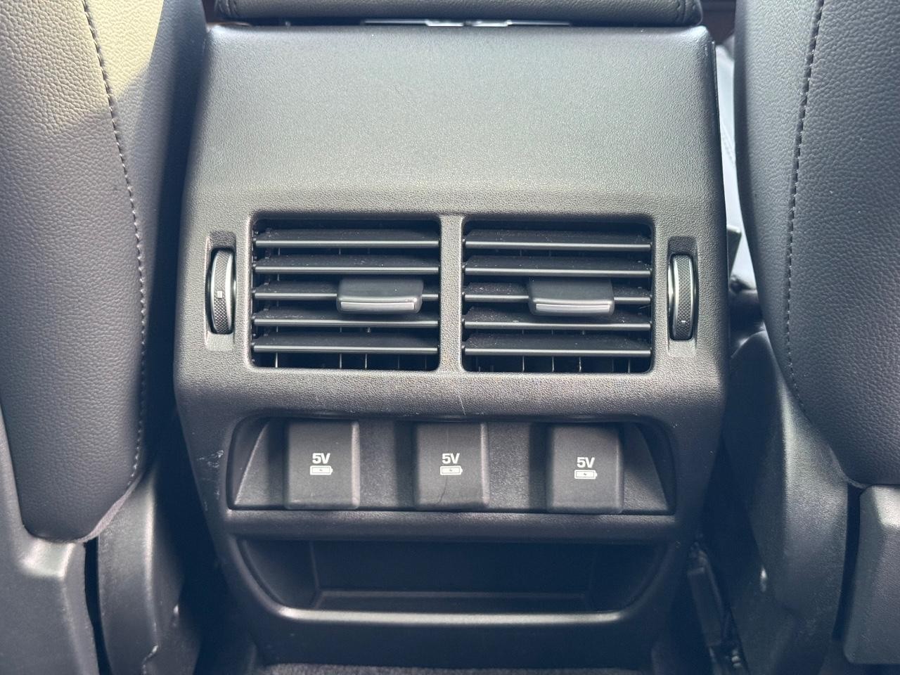 Jaguar E-Pace Vehicle Full-screen Gallery Image 16