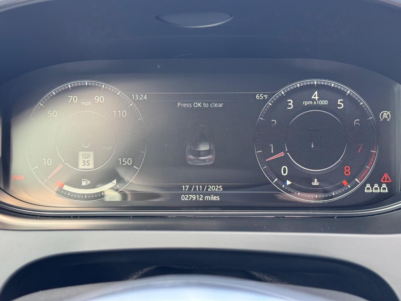 Jaguar E-Pace Vehicle Full-screen Gallery Image 20