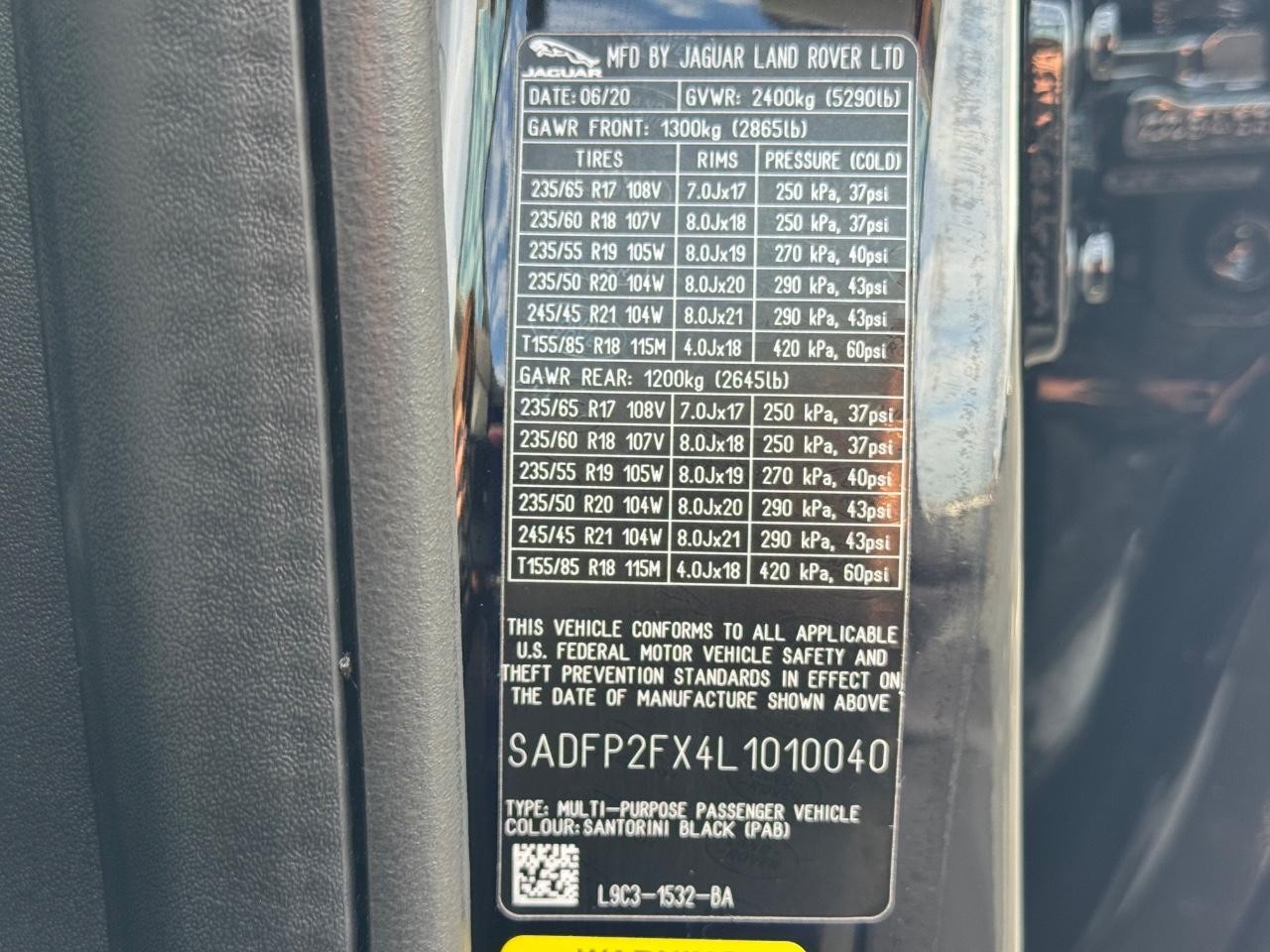 Jaguar E-Pace Vehicle Full-screen Gallery Image 29