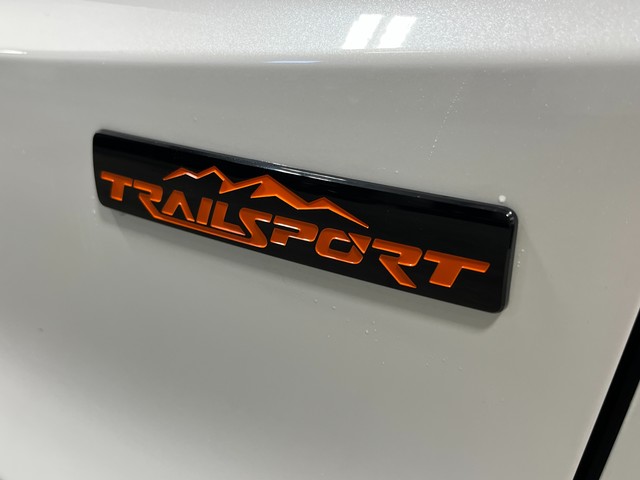 Honda CR-V Hybrid Vehicle Full-screen Gallery Image 07