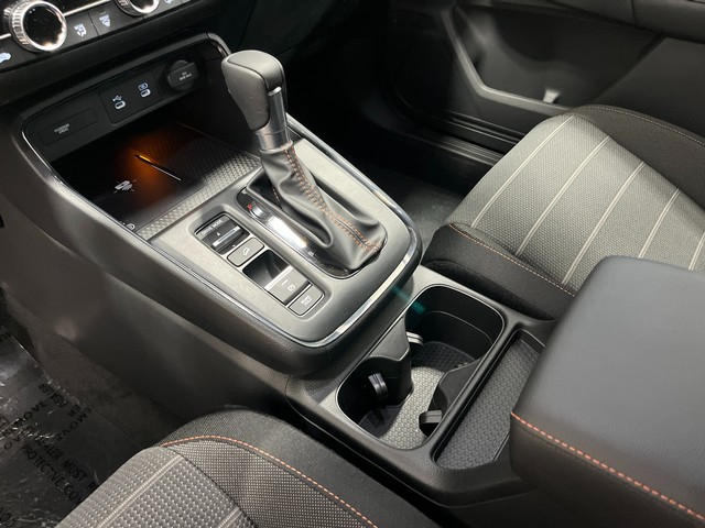 Honda CR-V Hybrid Vehicle Full-screen Gallery Image 17