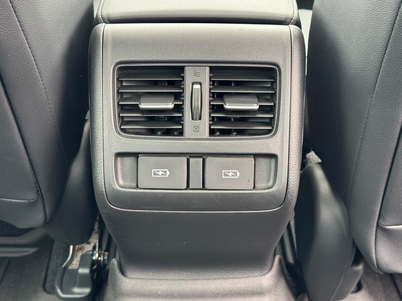 Honda Accord Hybrid Vehicle Full-screen Gallery Image 22