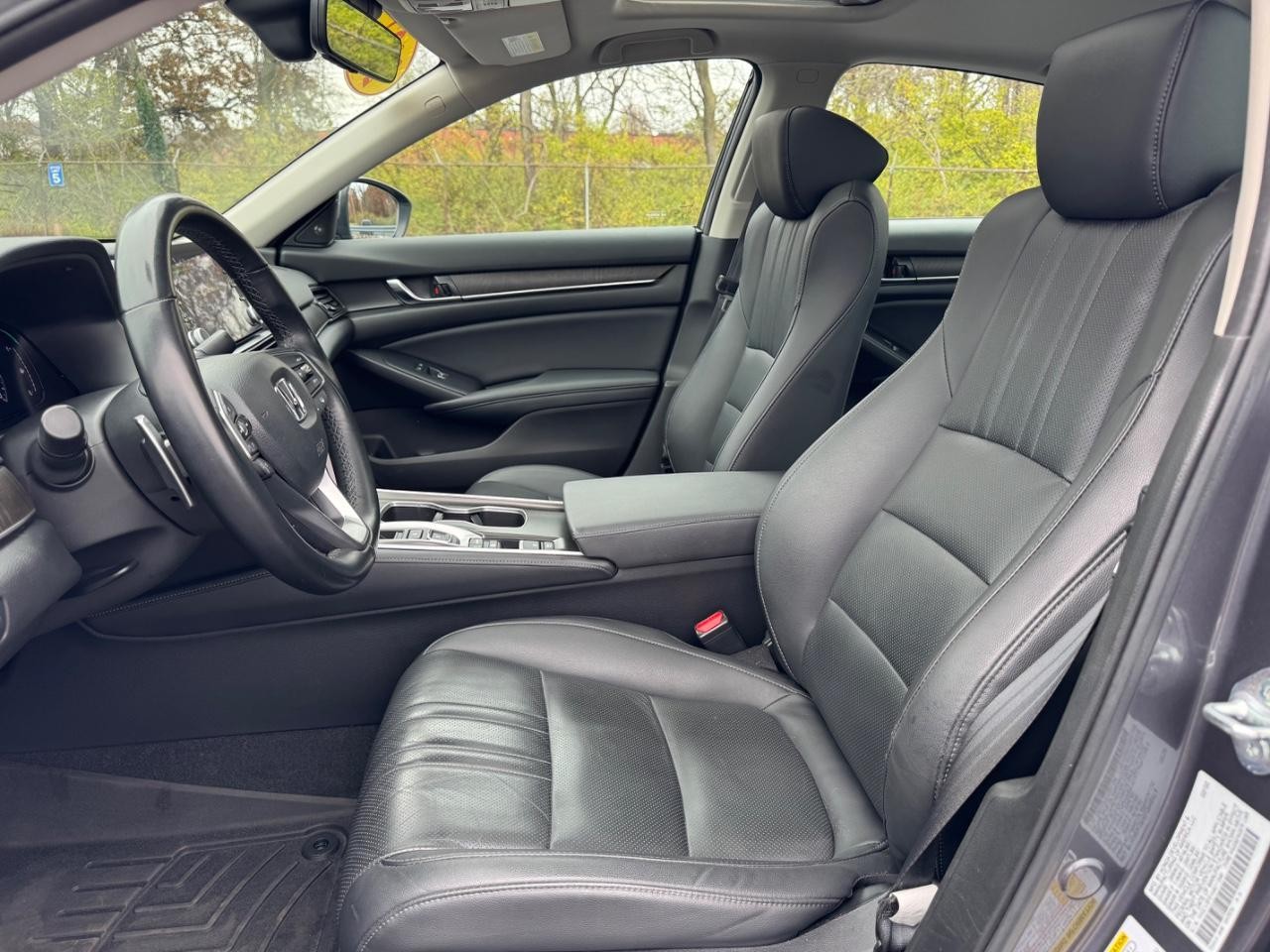 Honda Accord Hybrid Vehicle Full-screen Gallery Image 24