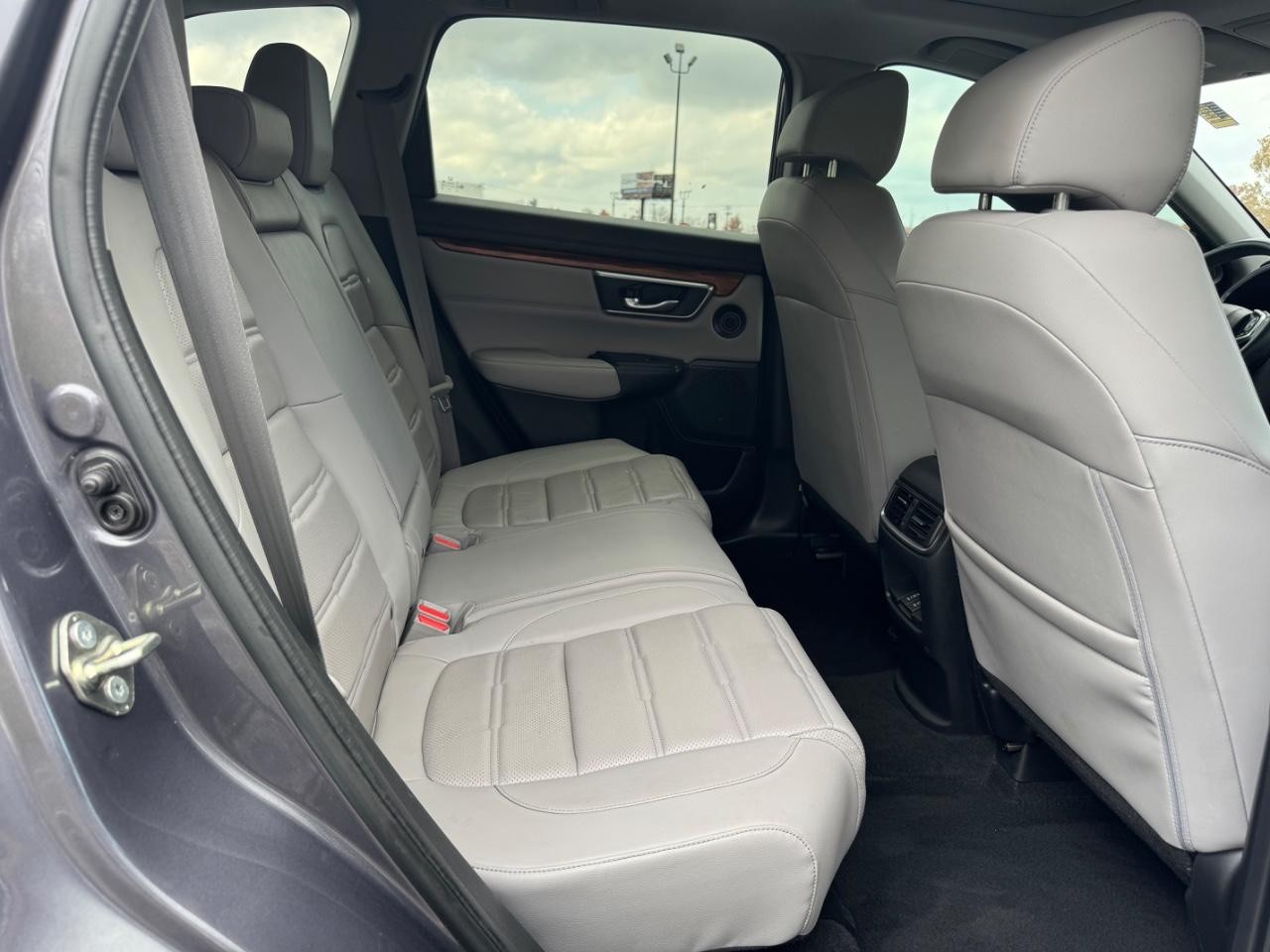 Honda CR-V Vehicle Full-screen Gallery Image 10