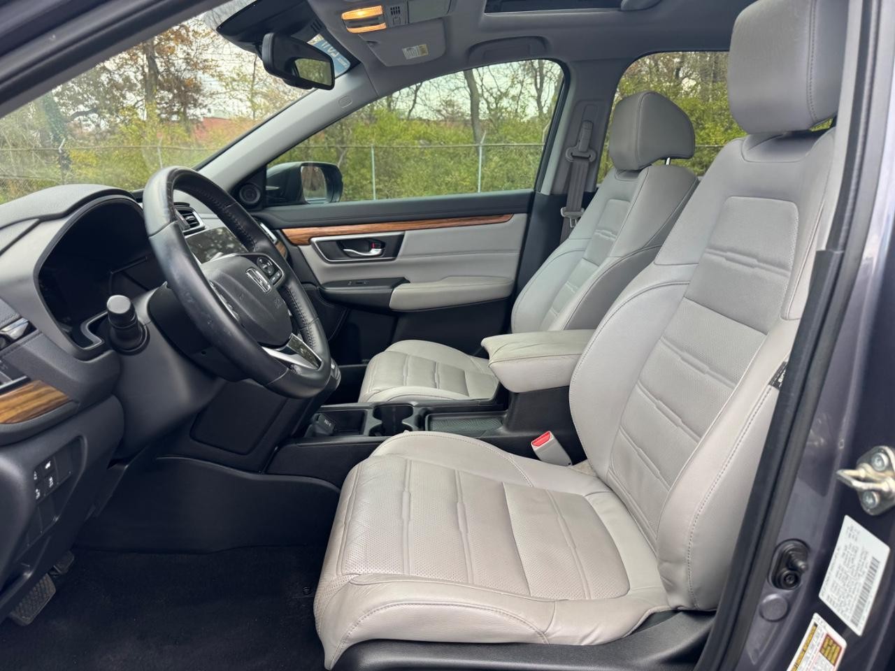 Honda CR-V Vehicle Full-screen Gallery Image 17