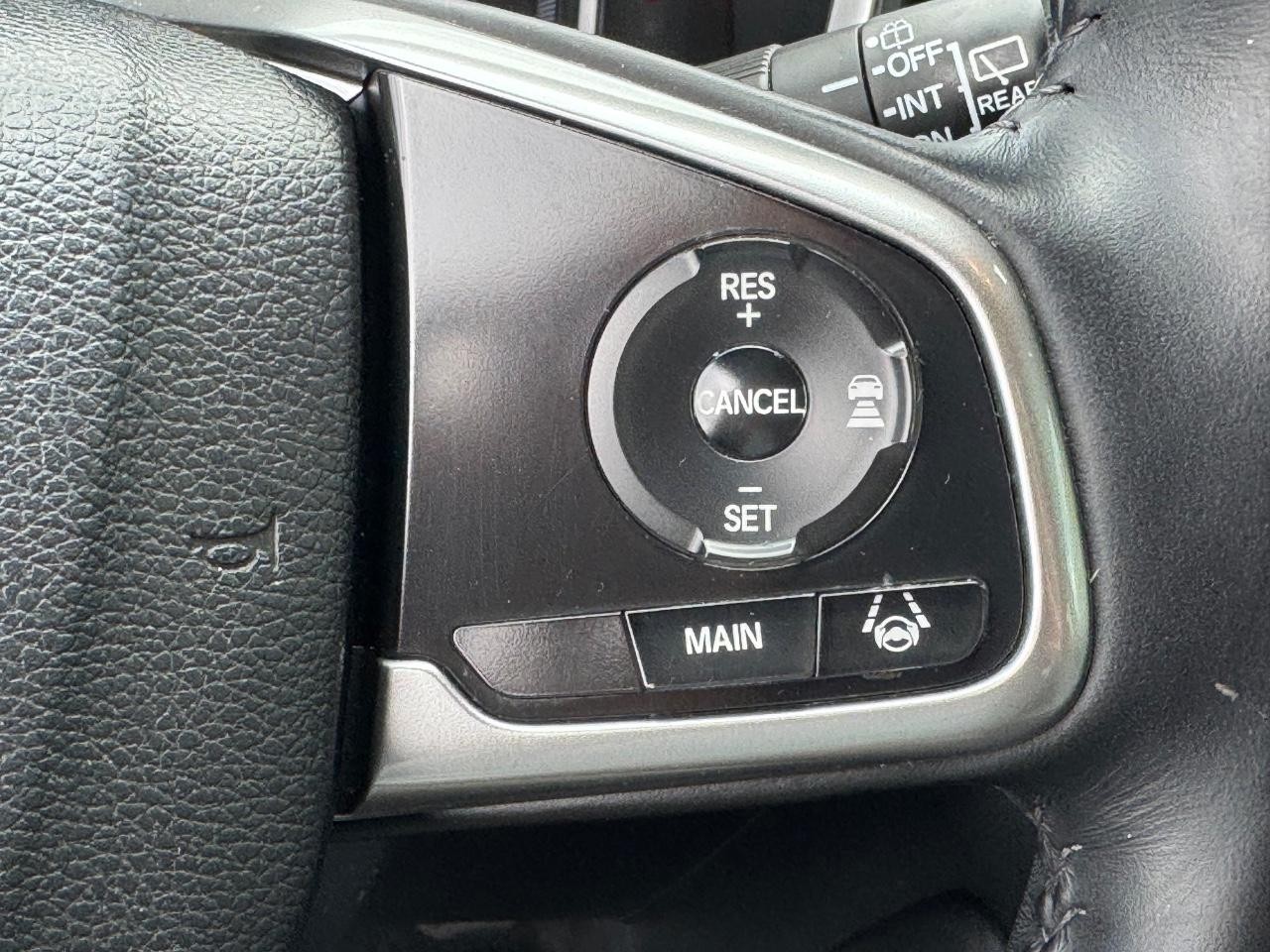 Honda CR-V Vehicle Full-screen Gallery Image 21