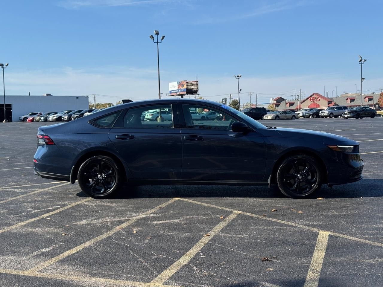 Honda Accord Sedan Vehicle Full-screen Gallery Image 02