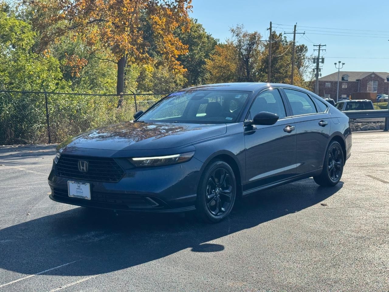 Honda Accord Sedan Vehicle Full-screen Gallery Image 08