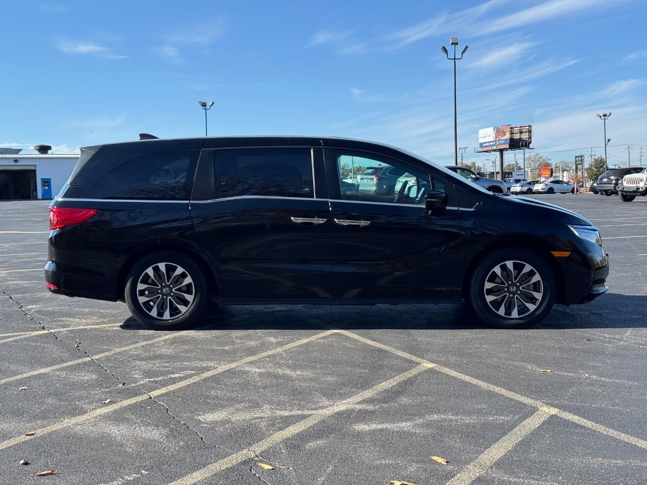 Honda Odyssey Vehicle Full-screen Gallery Image 02