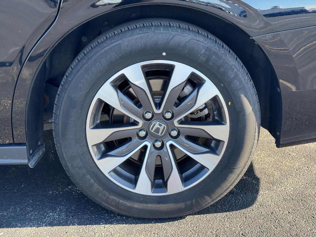 Honda Odyssey Vehicle Full-screen Gallery Image 07