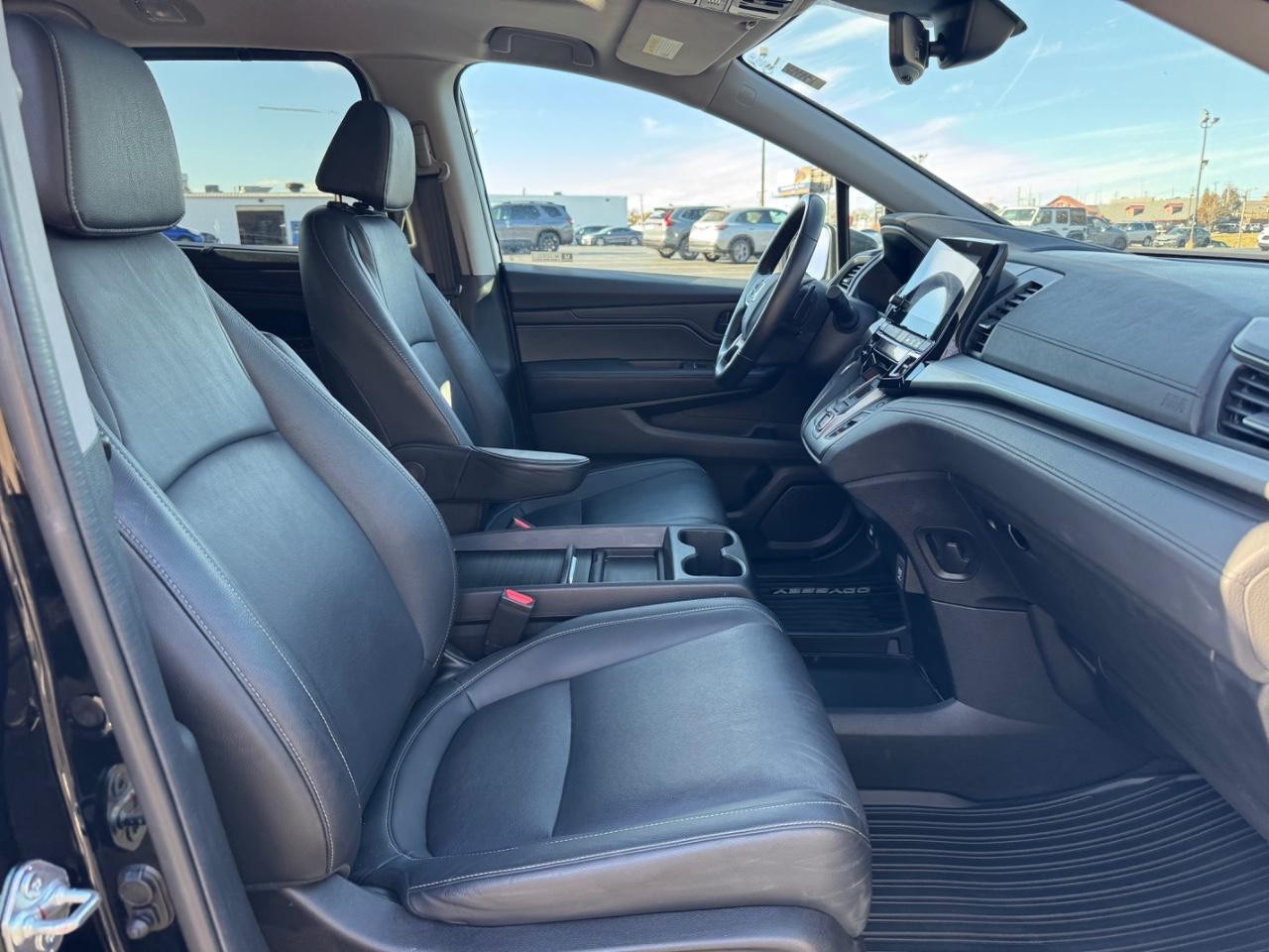 Honda Odyssey Vehicle Full-screen Gallery Image 16