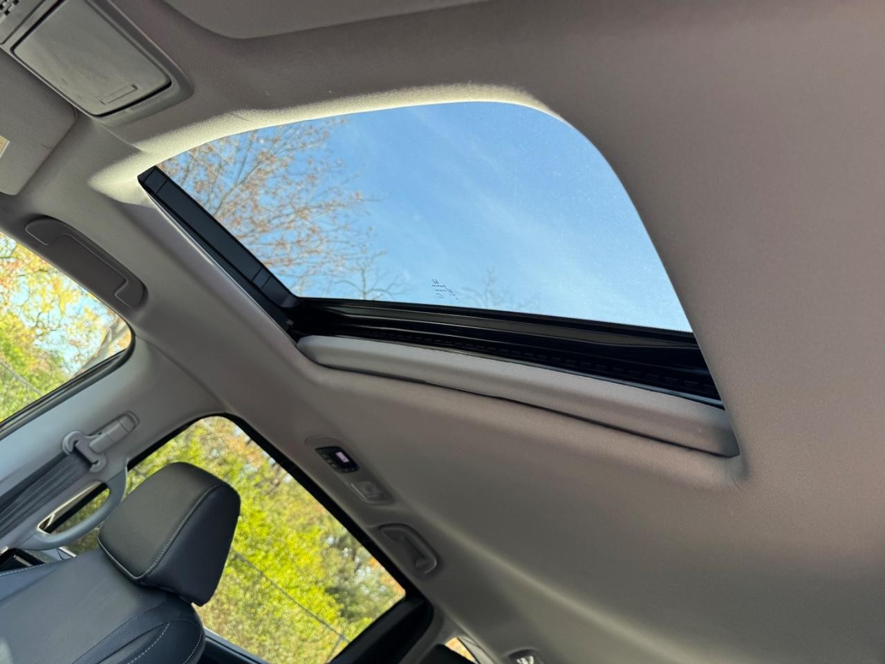 Honda Odyssey Vehicle Full-screen Gallery Image 18