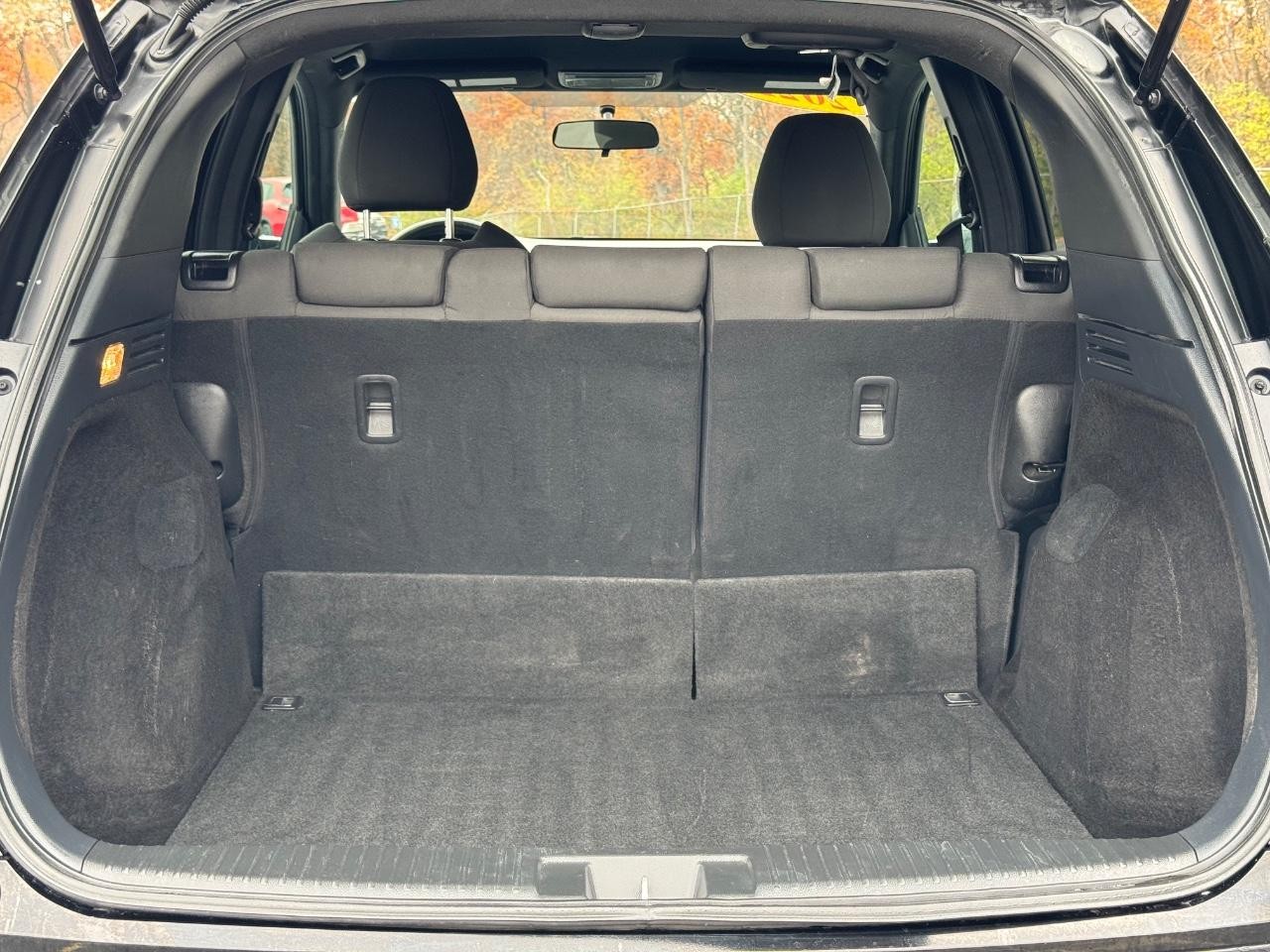 Honda HR-V Vehicle Full-screen Gallery Image 04