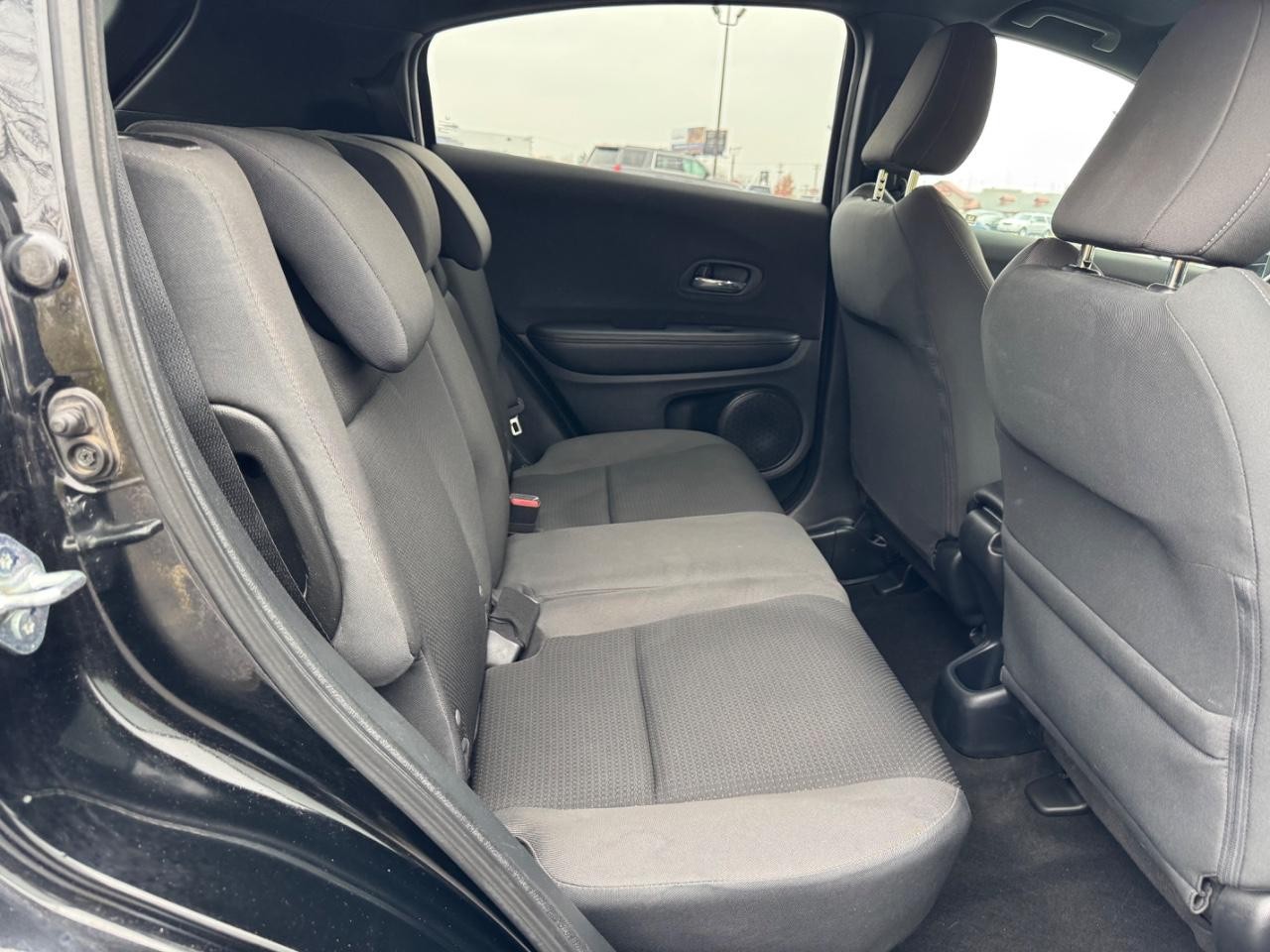 Honda HR-V Vehicle Full-screen Gallery Image 10