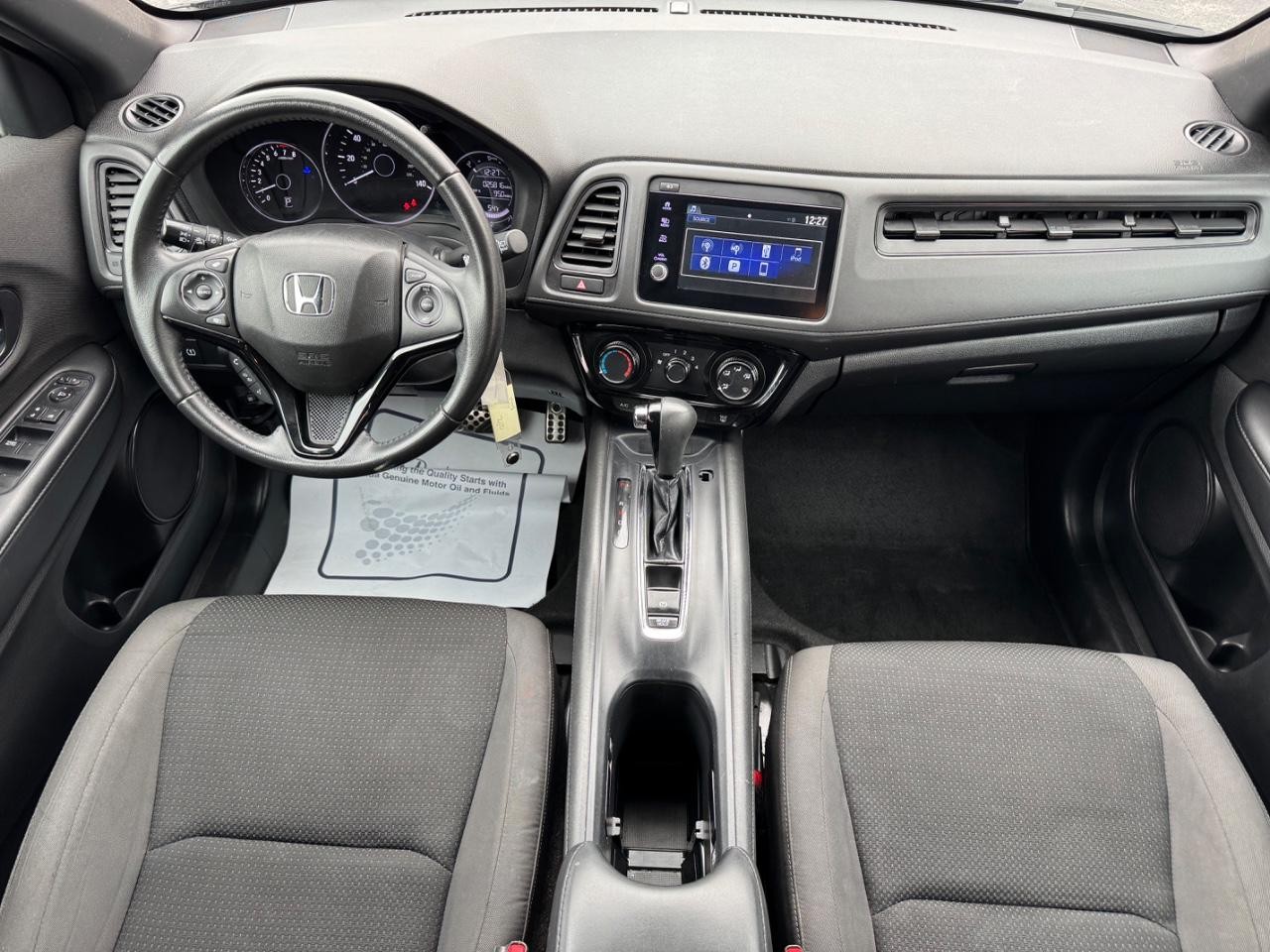 Honda HR-V Vehicle Full-screen Gallery Image 11
