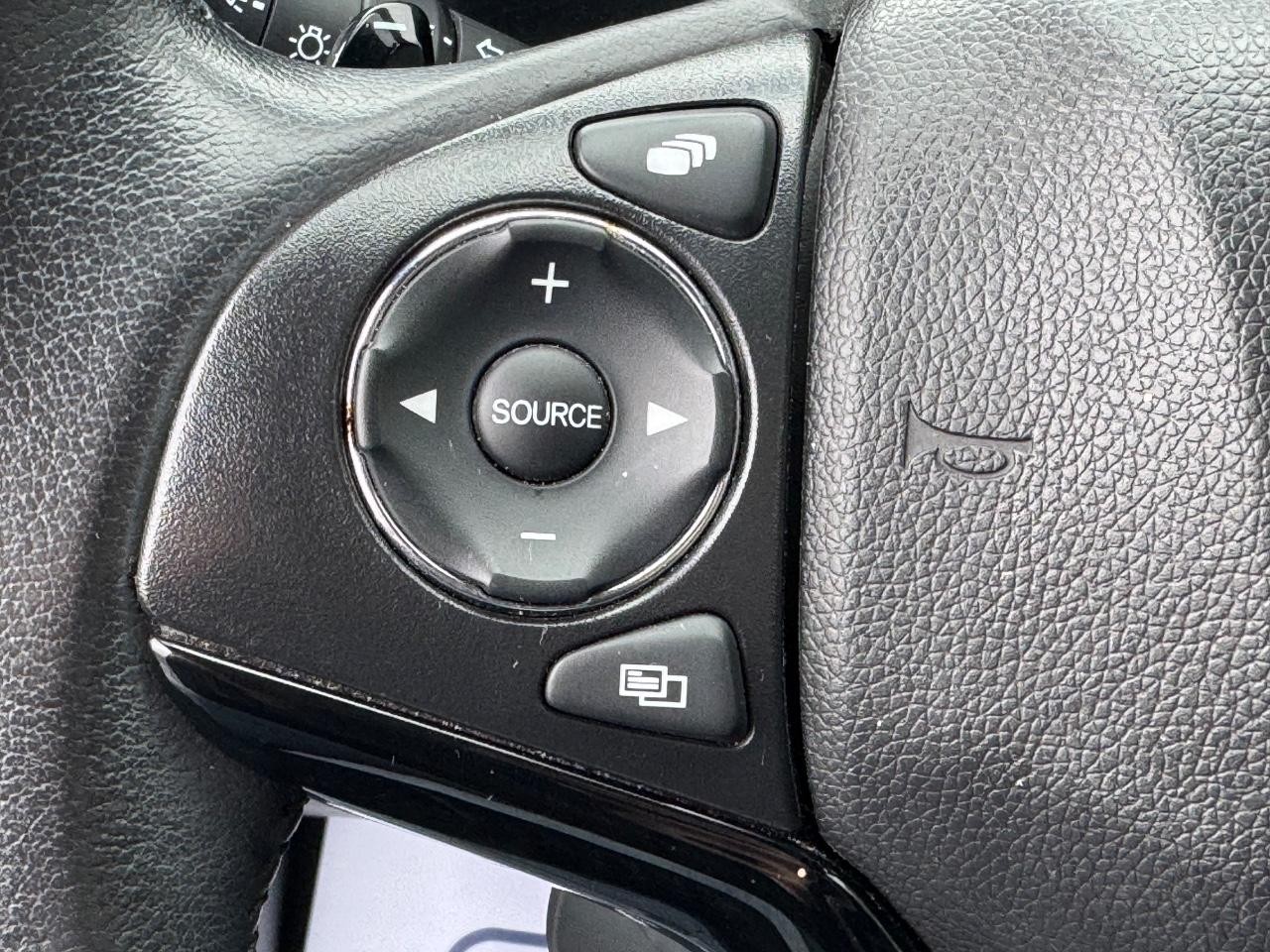 Honda HR-V Vehicle Full-screen Gallery Image 19