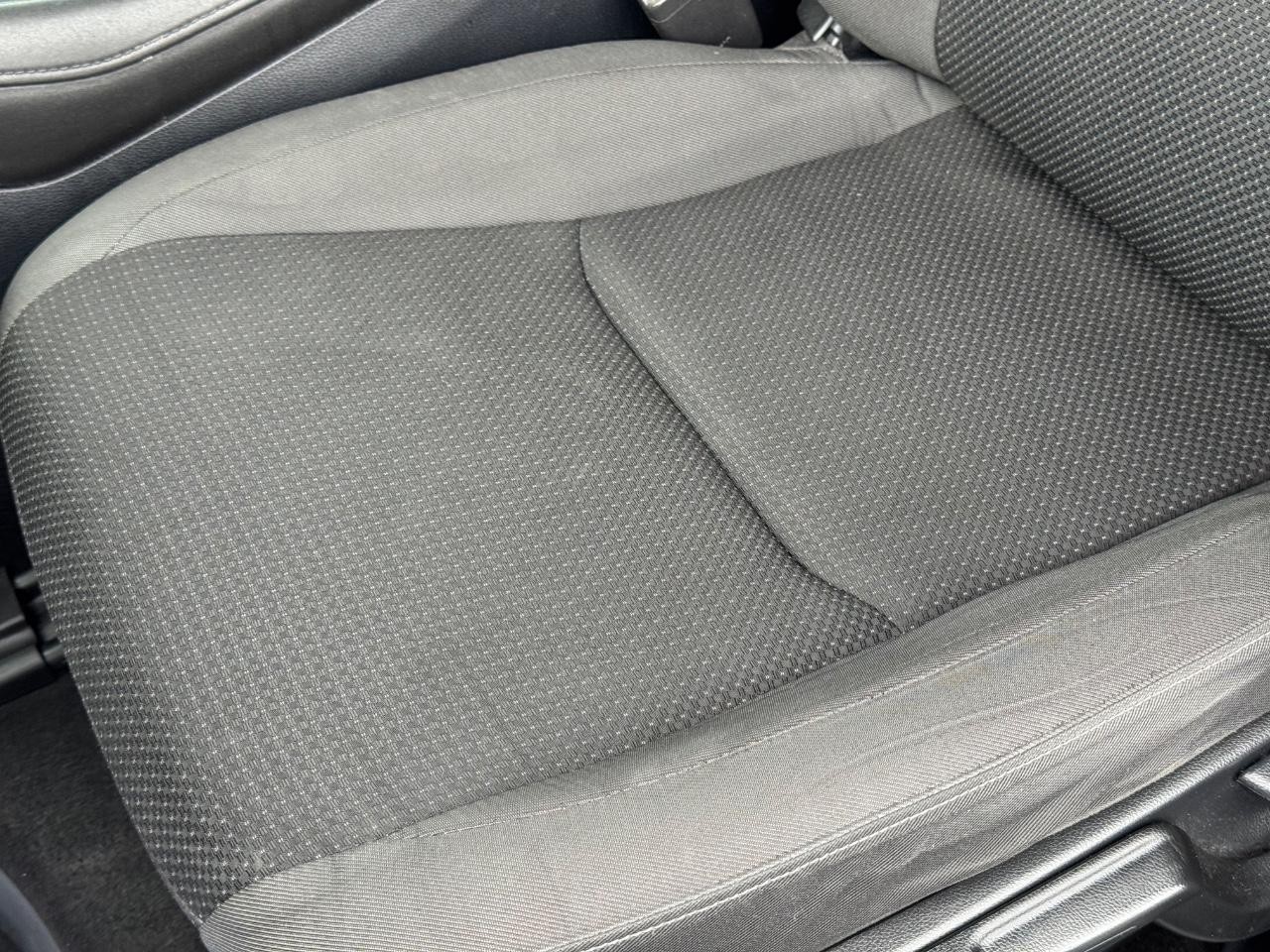 Honda HR-V Vehicle Full-screen Gallery Image 24