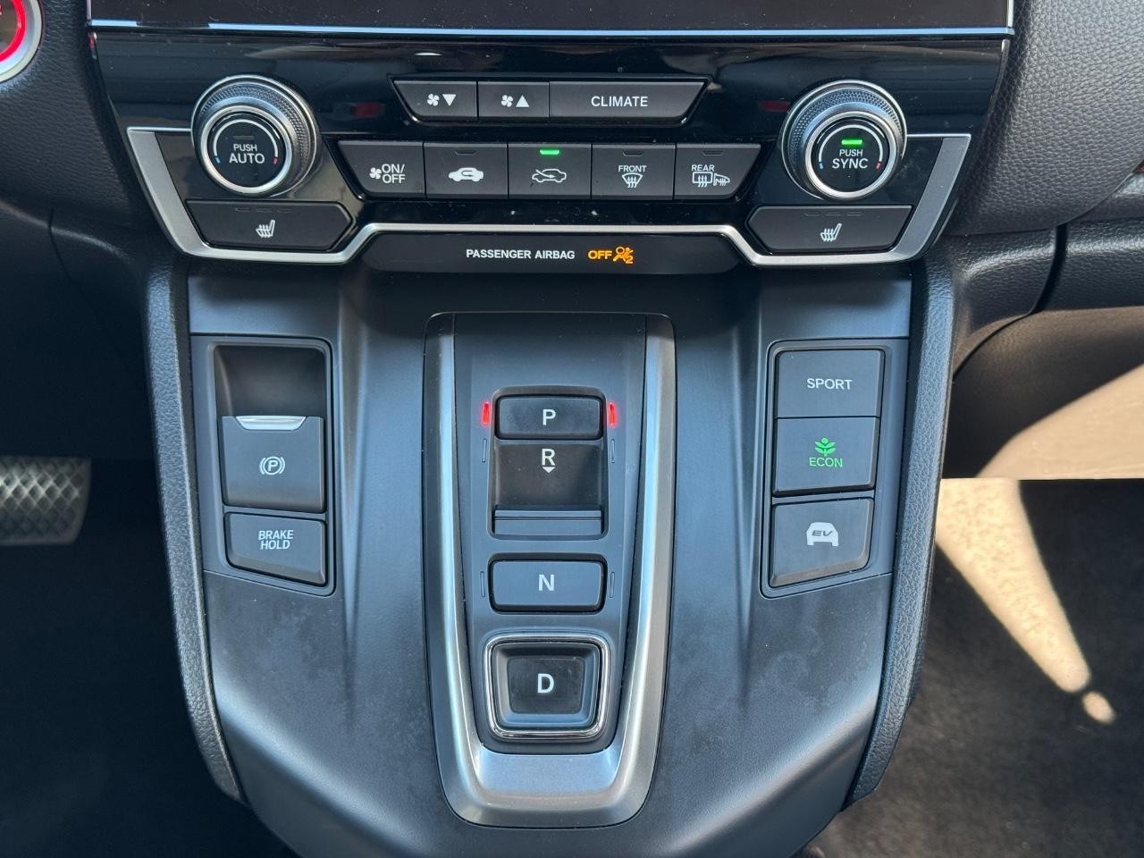 Honda CR-V Hybrid Vehicle Full-screen Gallery Image 14