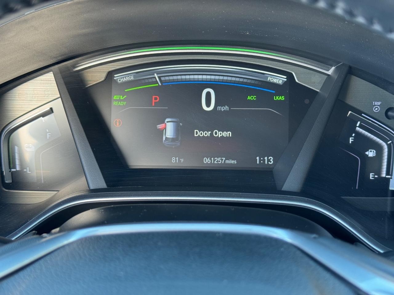 Honda CR-V Hybrid Vehicle Full-screen Gallery Image 19