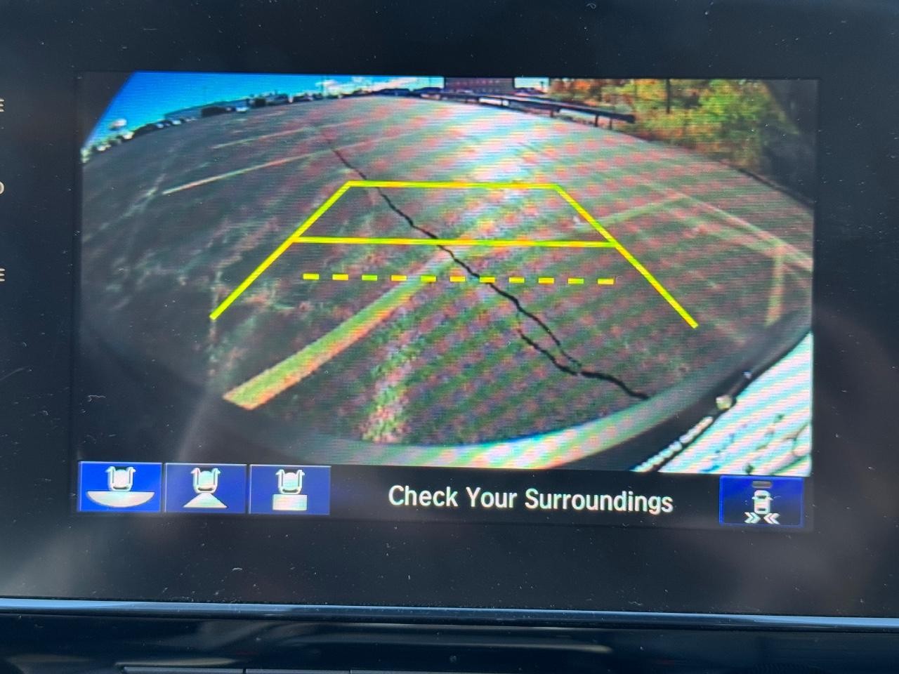 Honda CR-V Hybrid Vehicle Full-screen Gallery Image 23