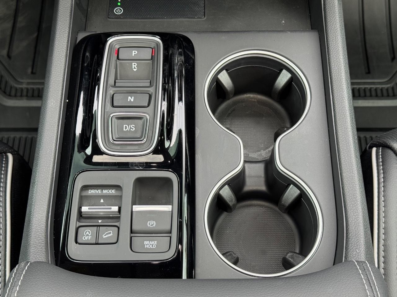 Honda Pilot Vehicle Full-screen Gallery Image 16