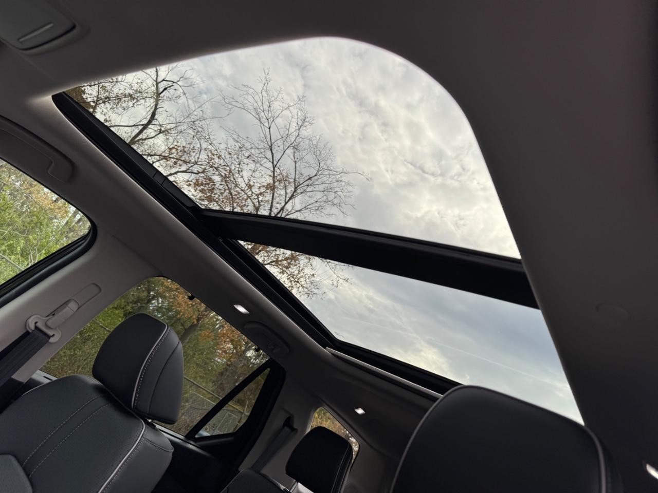 Honda Pilot Vehicle Full-screen Gallery Image 20