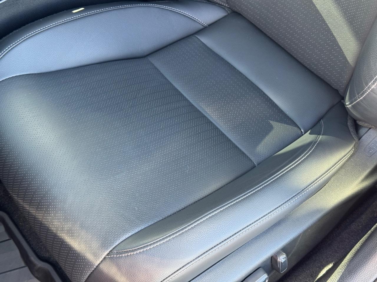 Honda Civic Sedan Vehicle Full-screen Gallery Image 27